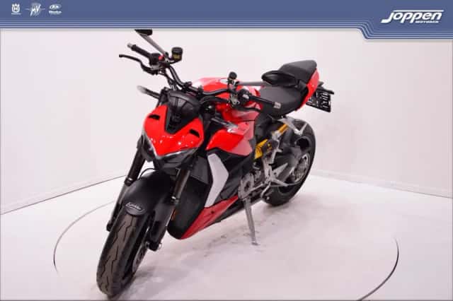Ducati Streetfighter V2 (2024) thumbnail 4