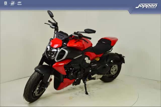 Ducati Diavel V4 (2026) thumbnail 5