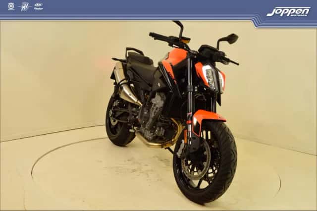 KTM 890 Duke (2026) thumbnail 3