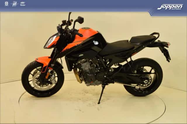 KTM 890 Duke (2026) thumbnail 6