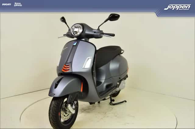 Vespa GTS Supersport 125 (2026) thumbnail 4