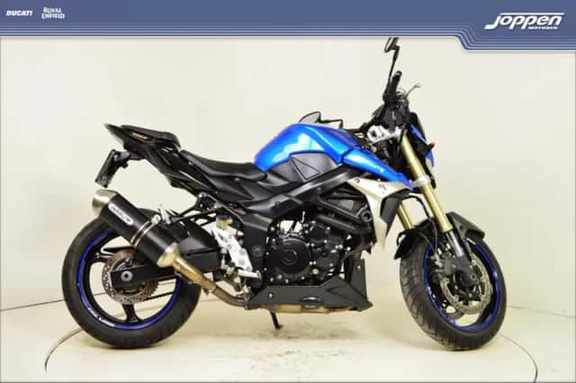 Suzuki GSR750A (2012) thumbnail 1