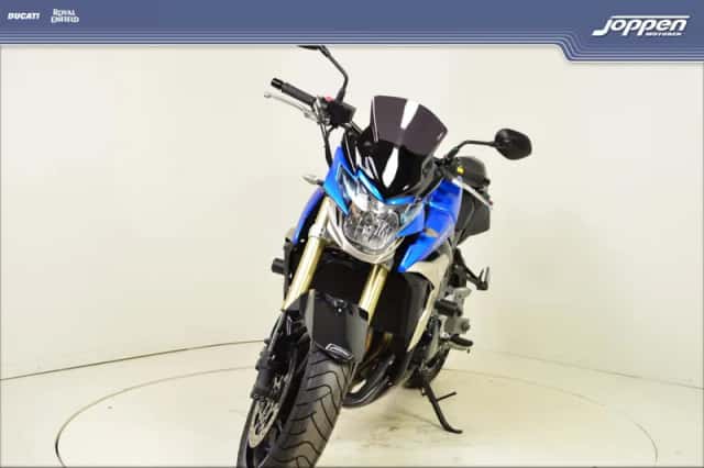 Suzuki GSR750A (2012) thumbnail 4