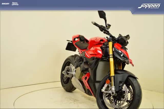 Ducati Streetfighter V4S (2025) thumbnail 3