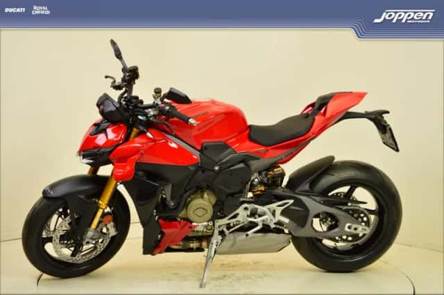Ducati Streetfighter V4S (2025) thumbnail 6
