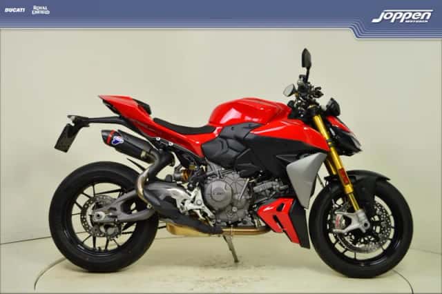 Ducati Streetfighter (2025) thumbnail 1