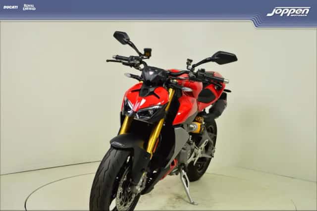 Ducati Streetfighter (2025) thumbnail 4