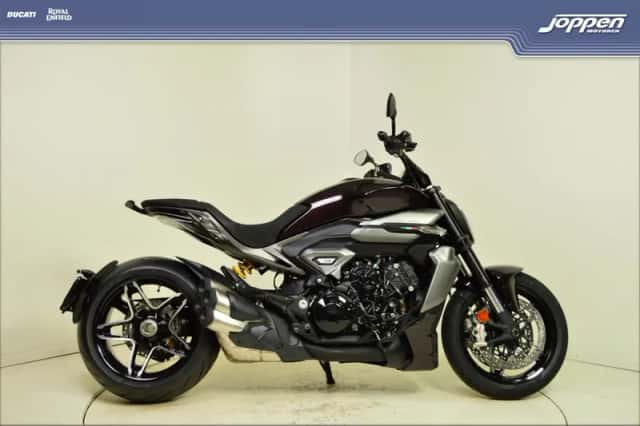 Ducati Xdiavel V4 (2025) thumbnail 1