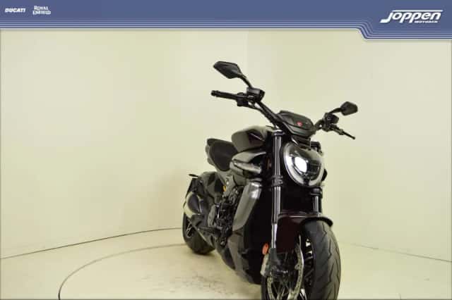 Ducati Xdiavel V4 (2025) thumbnail 3