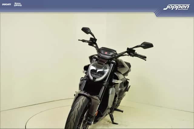 Ducati Xdiavel V4 (2025) thumbnail 4