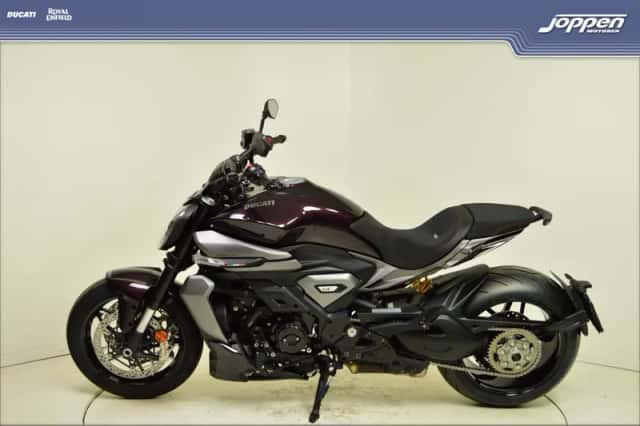 Ducati Xdiavel V4 (2025) thumbnail 6
