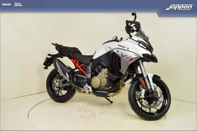 Ducati Multistrada V4S (2026) thumbnail 2