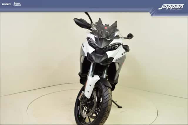 Ducati Multistrada V4S (2026) thumbnail 4