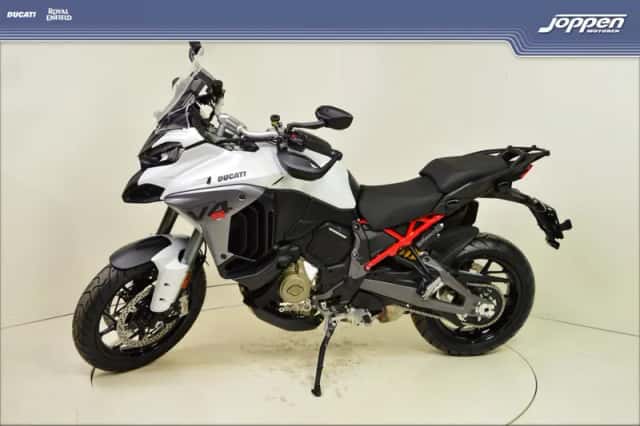 Ducati Multistrada V4S (2026) thumbnail 6