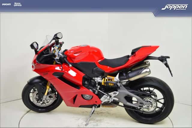 Ducati Panigale V2S (2026) thumbnail 6