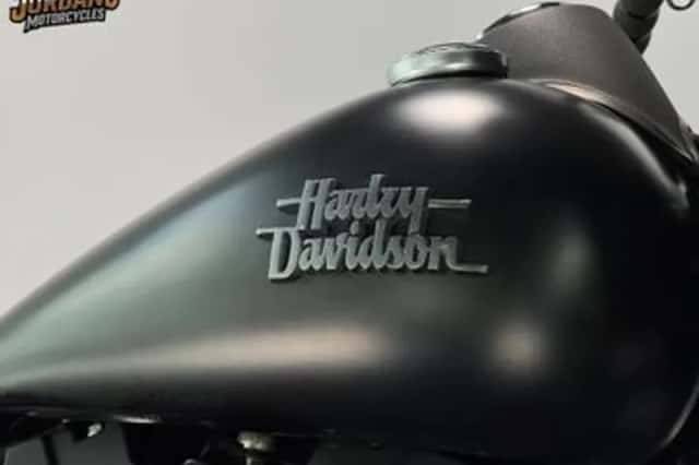 Harley-Davidson Street Bob (2016) thumbnail 3