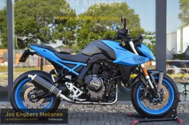 Suzuki GSX-8S (2023) thumbnail 1