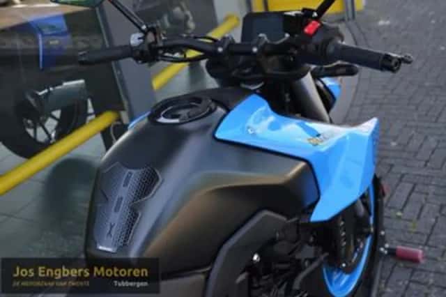 Suzuki GSX-8S (2023) thumbnail 4