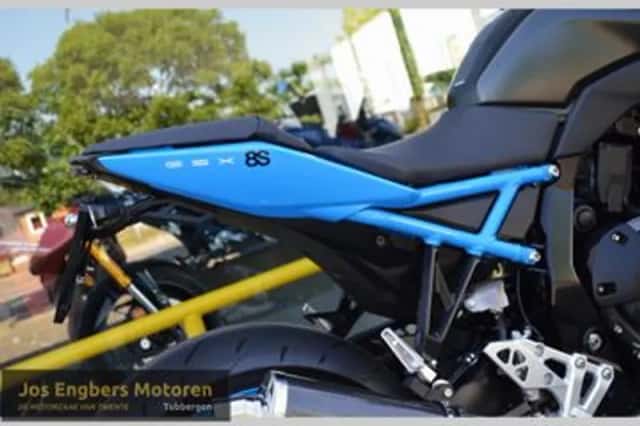 Suzuki GSX-8S (2023) thumbnail 6