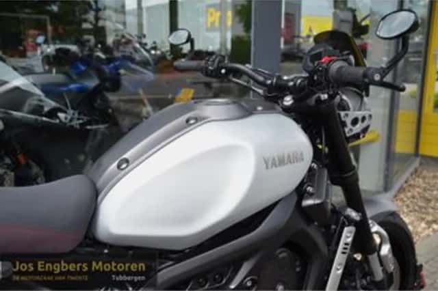 Yamaha XSR900 (2016) thumbnail 4