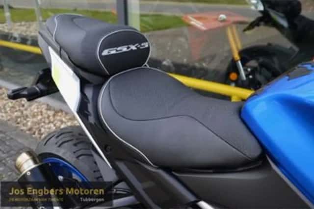 Suzuki GSX-S1000 (2021) thumbnail 5