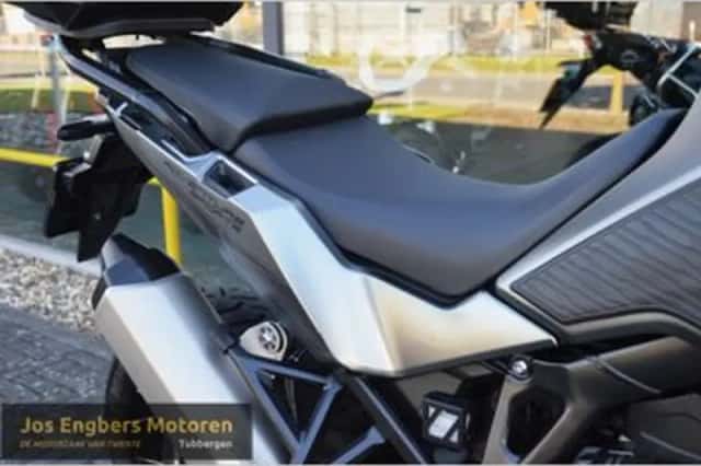 Honda CRF1100L Africa Twin Adventure Sports (2023) thumbnail 5