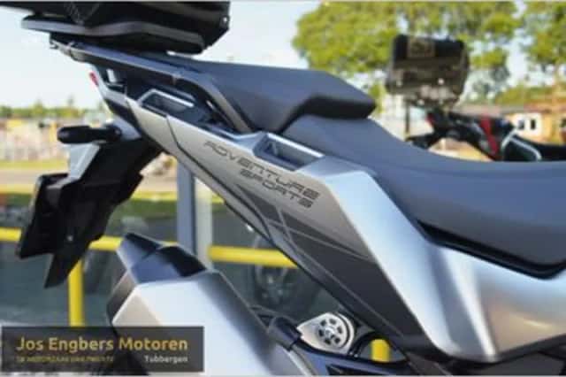 Honda CRF1100L Africa Twin Adventure Sports (2023) thumbnail 6