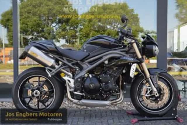 Triumph Speed TRIPLE S (2017) thumbnail 1