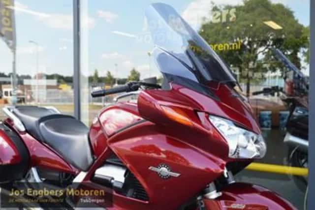 Honda ST 1300 PAN European (2005) thumbnail 2