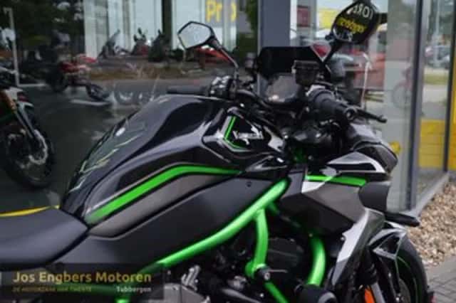 Kawasaki Z H2 (2022) thumbnail 3