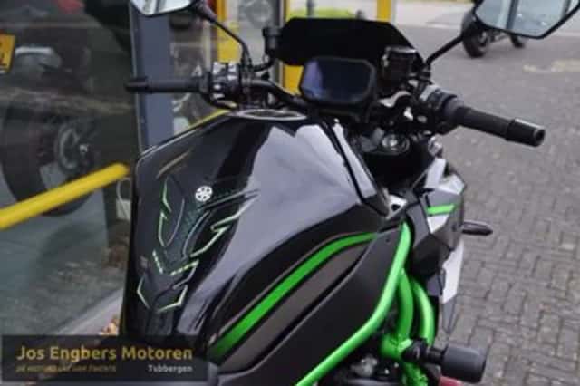 Kawasaki Z H2 (2022) thumbnail 4