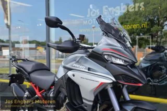 Ducati Multistrada V4S (2021) thumbnail 2