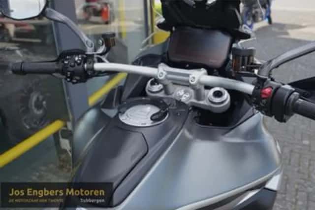 Ducati Multistrada V4S (2021) thumbnail 4
