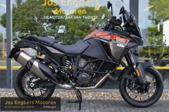 KTM 1290 Super Adventure S (2018) thumbnail 1