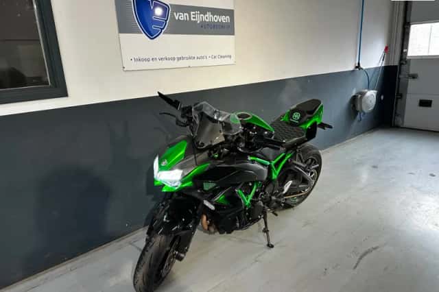 Kawasaki Z H2 (2022) thumbnail 2