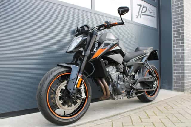 KTM 790 Duke (2021) thumbnail 1
