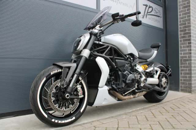Ducati Xdiavel S (2017) thumbnail 1