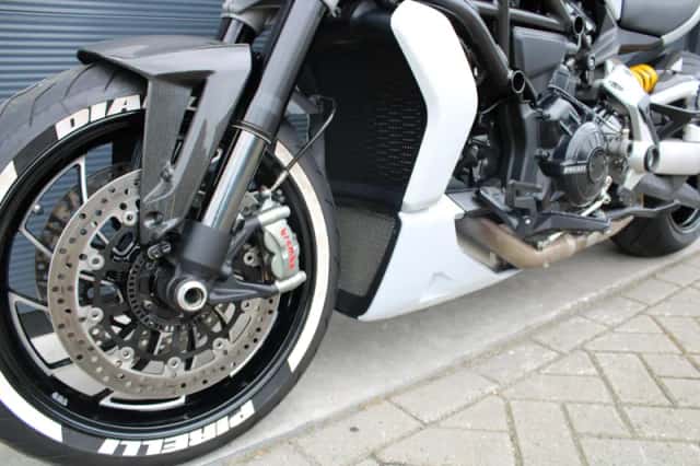 Ducati Xdiavel S (2017) thumbnail 2