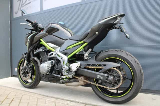 Kawasaki Z900 (2017) thumbnail 5