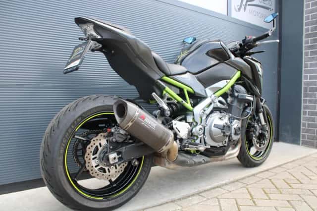 Kawasaki Z900 (2017) thumbnail 6