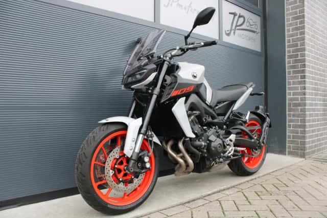 Yamaha MT-09 (2019) thumbnail 1