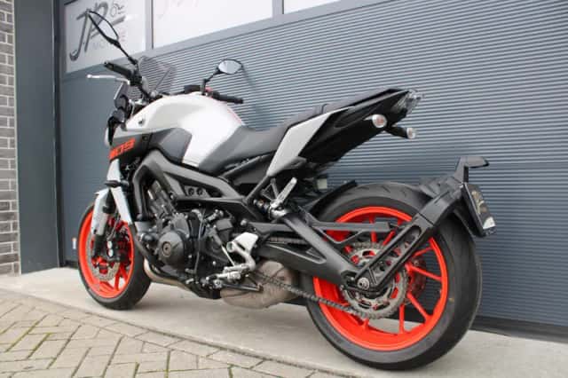 Yamaha MT-09 (2019) thumbnail 5