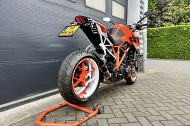 KTM 1290 SuperDuke R (2014) thumbnail 2