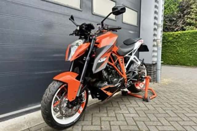 KTM 1290 SuperDuke R (2014) thumbnail 4