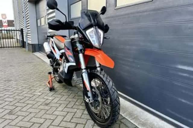 KTM 890 Adventure R (2021) thumbnail 2