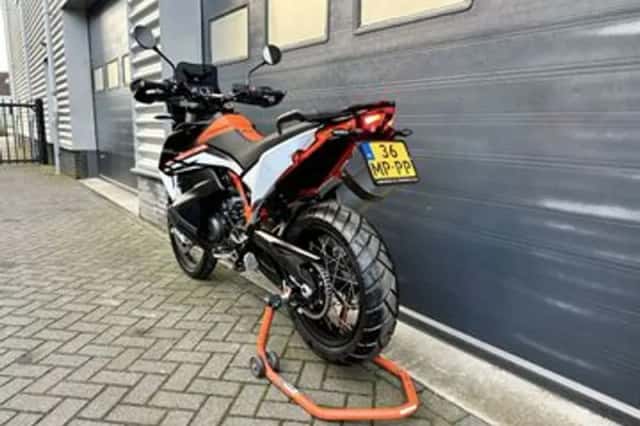 KTM 890 Adventure R (2021) thumbnail 6