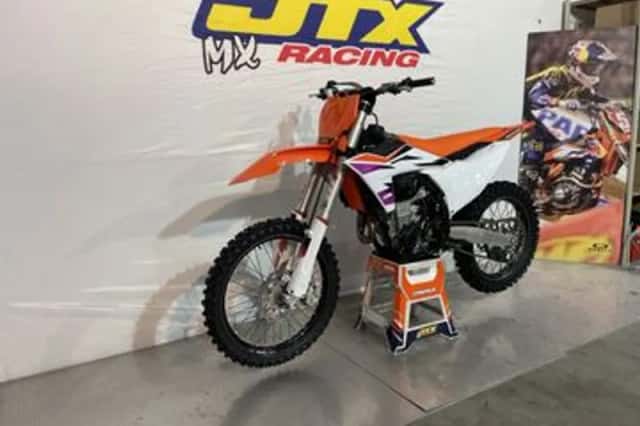 KTM 450 SX-F (2024) thumbnail 5
