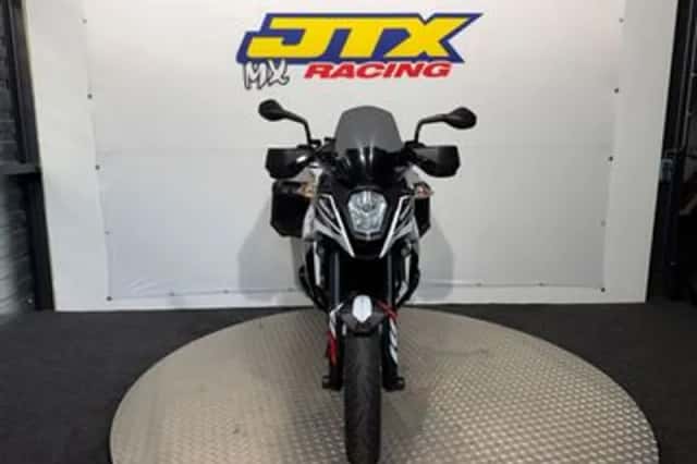 KTM 990 Supermoto T (2012) thumbnail 3