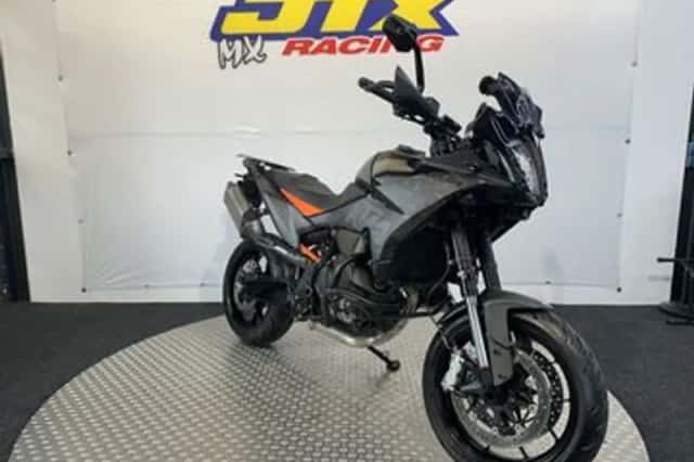 KTM 890 SMT (2023) thumbnail 2
