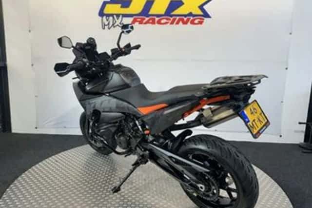 KTM 890 SMT (2023) thumbnail 4